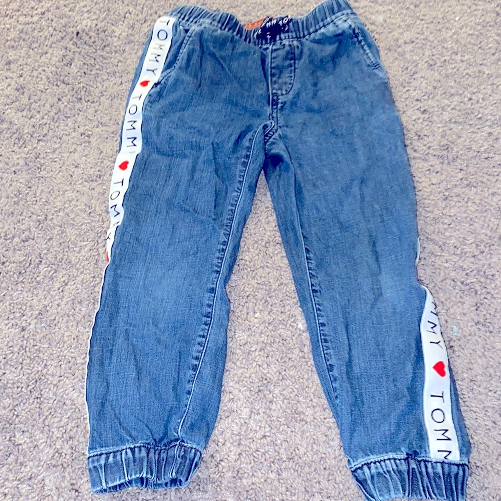 These are girls tommy hilfiger jeans